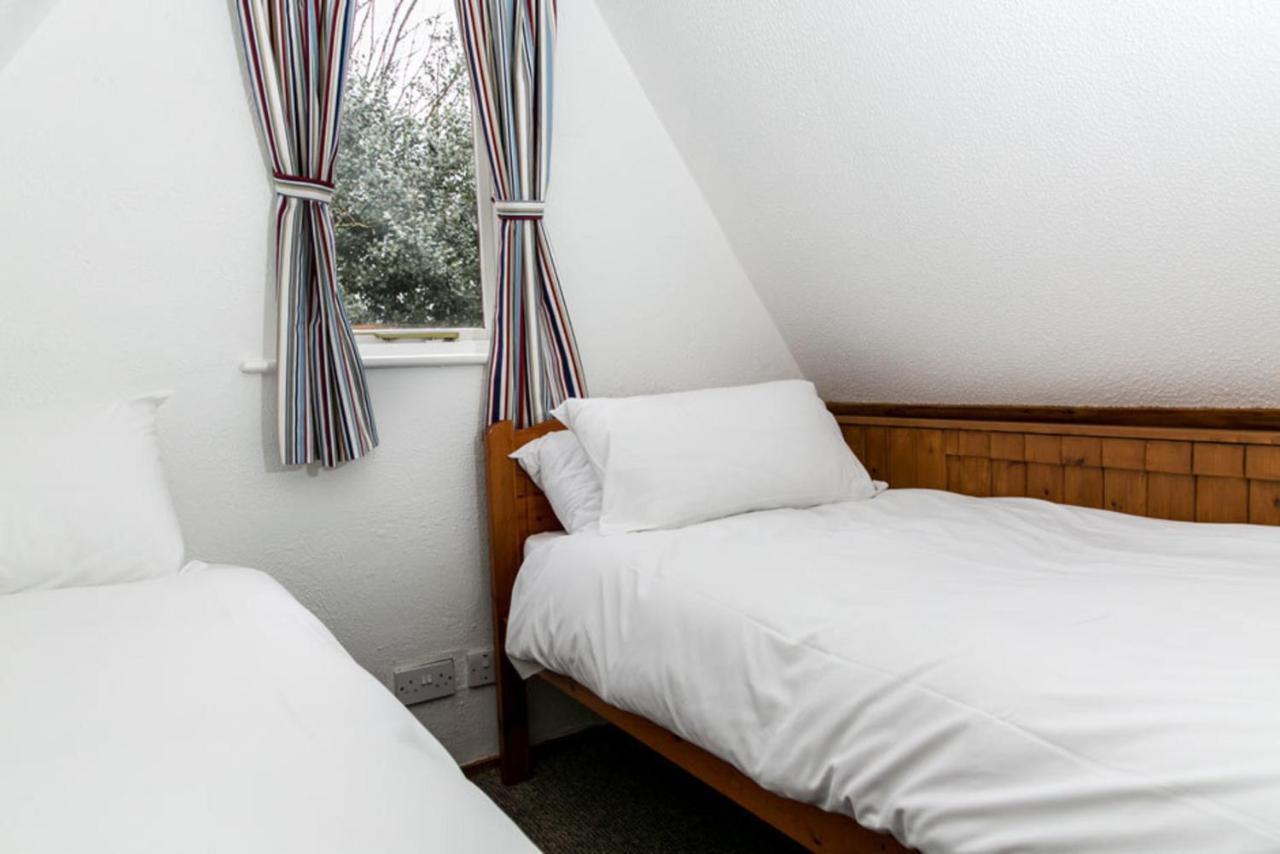 Seaside Chalet - Sleeps 6 Kingsdown  Екстериор снимка